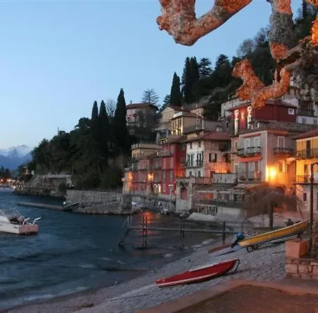 Appartamento Sleeps 4 *